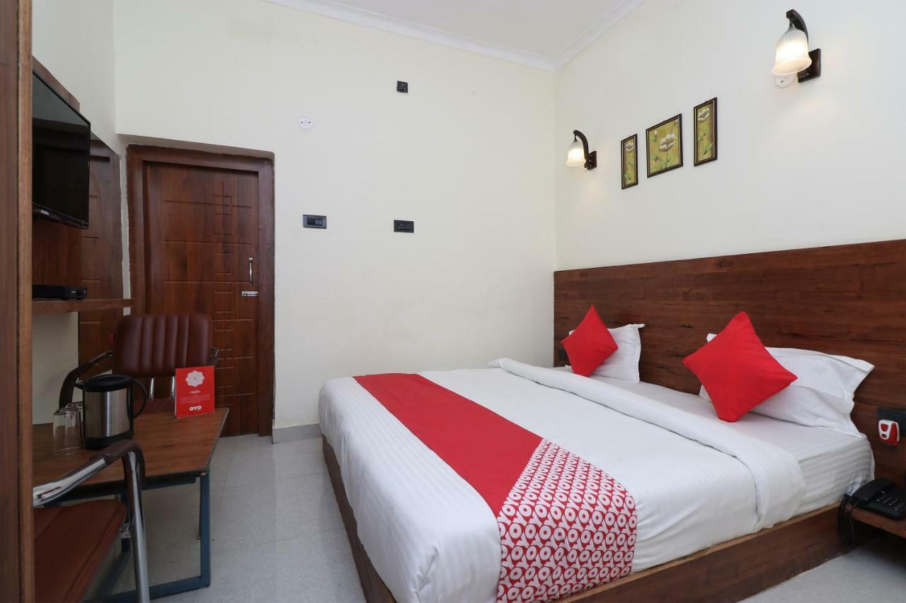 Oyo 28212 High Court View Hotel Allahabad Luaran gambar